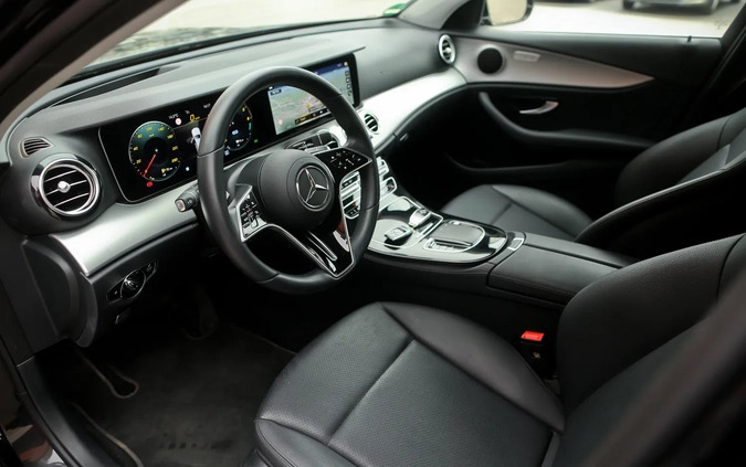 Mercedes-Benz Klasa E cena 179900 przebieg: 29500, rok produkcji 2022 z Chojnice małe 781